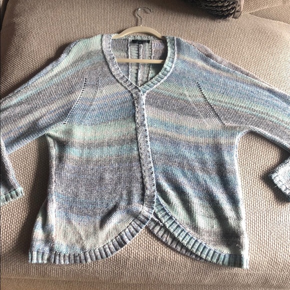 Cute multi colored sweater - Picture 1 of 2